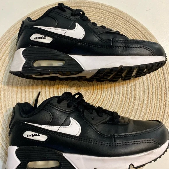 Nike Kids Black Sneakers - Picture 2 of 4